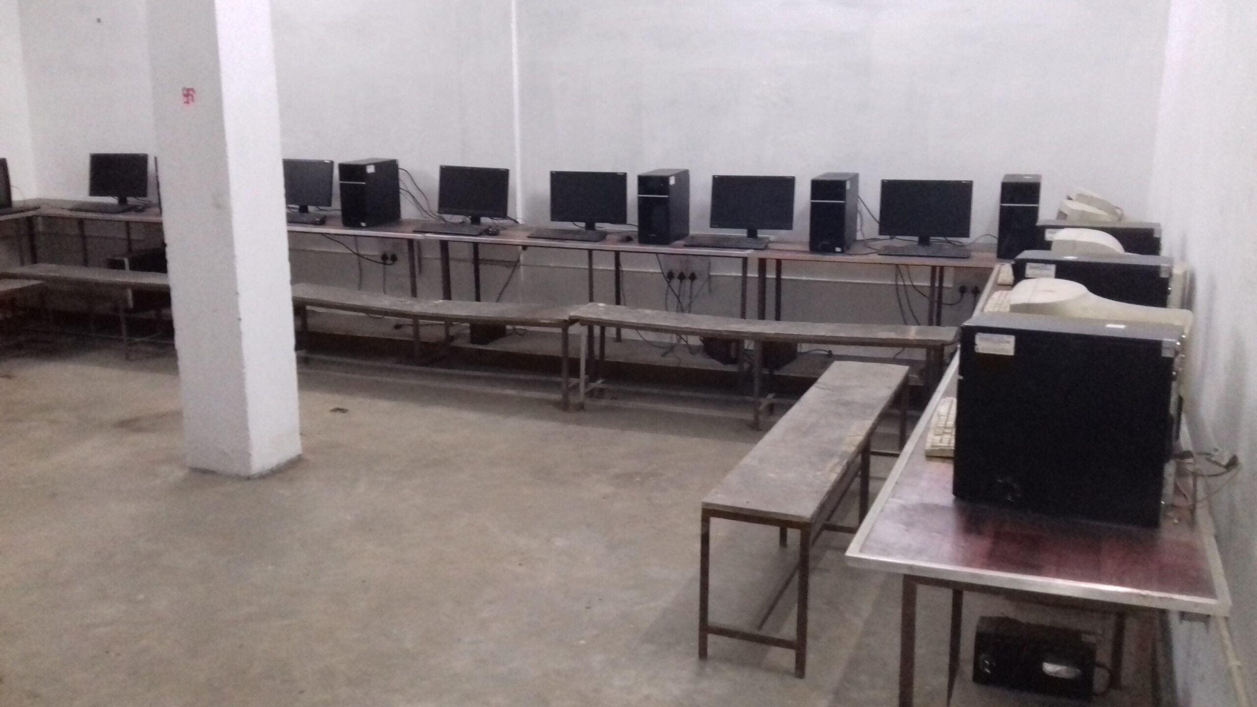 IT LAB (1)