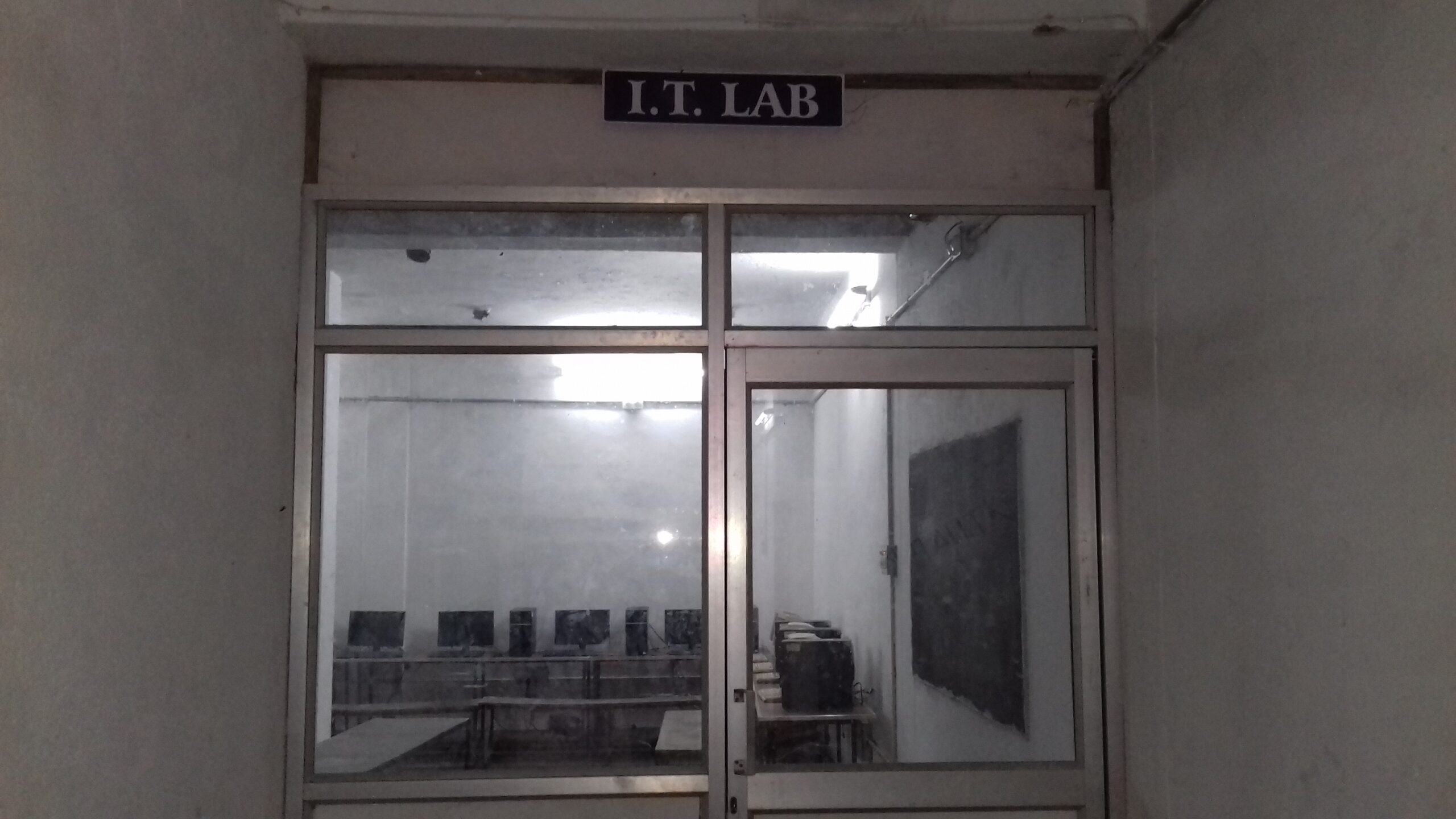 IT LAB (2)
