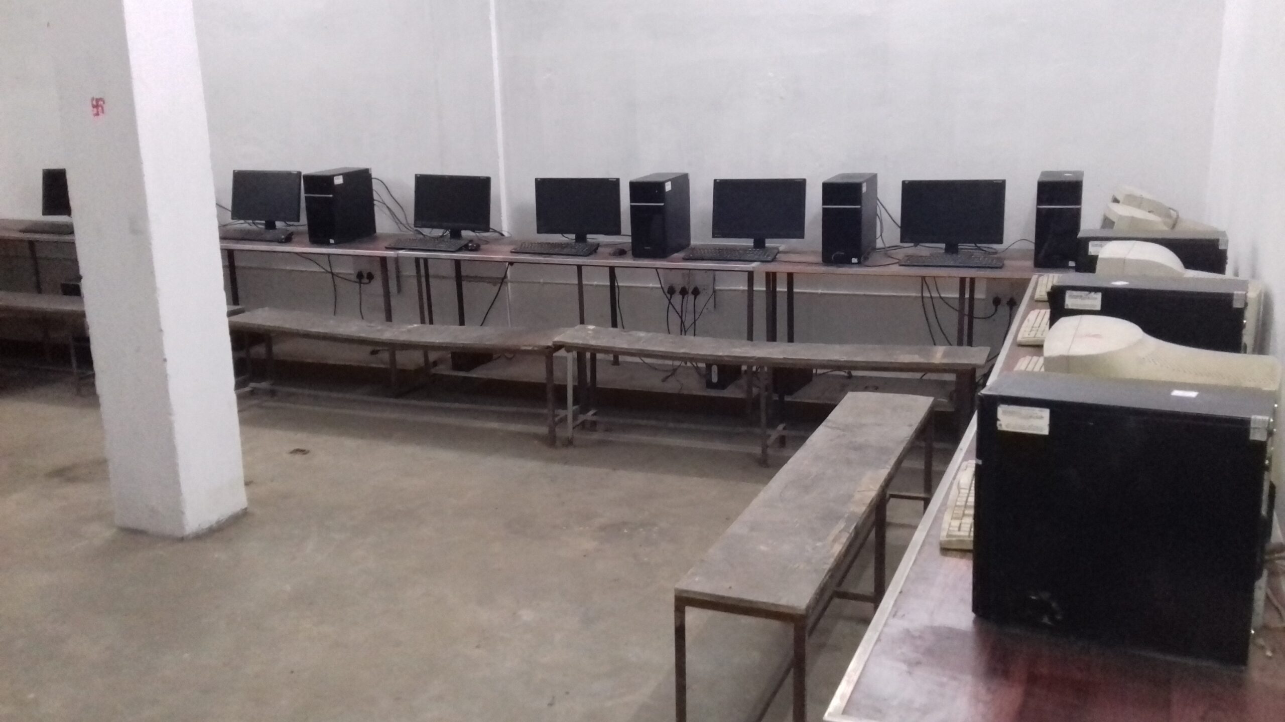 IT LAB (4)